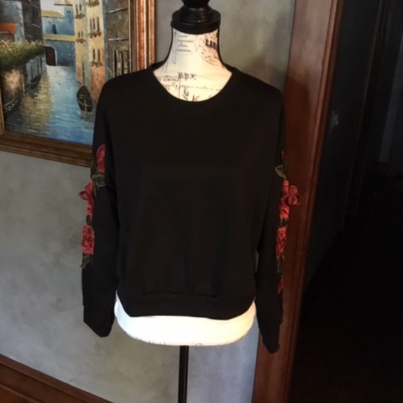 Cropped Rose Sweater - Picture 5 of 5